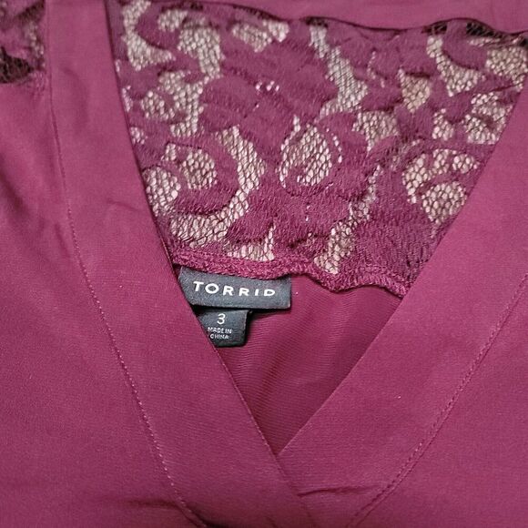 Torrid Women's Plus Size 3 Blouse Top 3/4 Sleeve Red Solid Polyester V-Neck - Picture 3 of 7